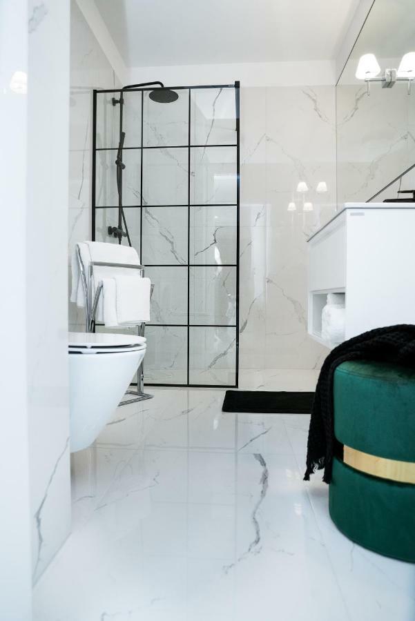 Apartament Marcelin Gold Wes Quality Suite Poznań Buitenkant foto