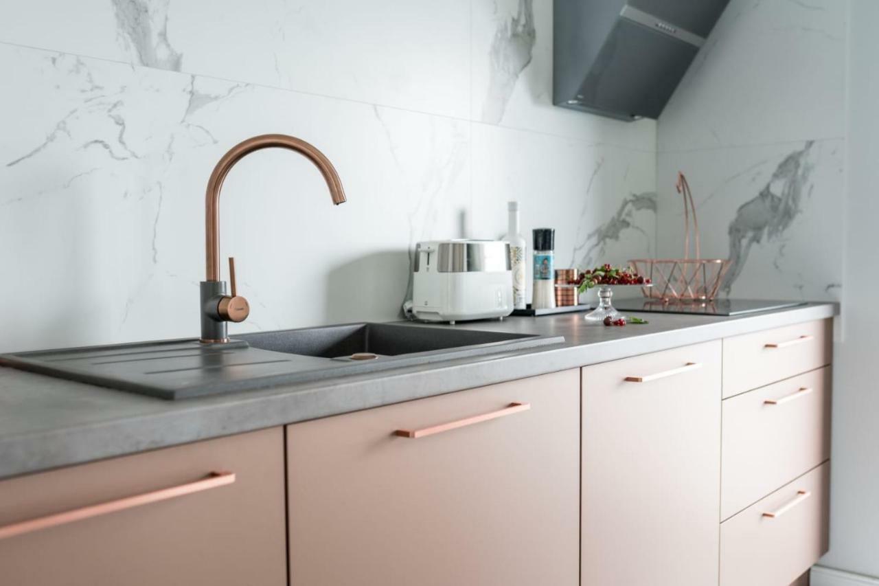 Apartament Marcelin Gold Wes Quality Suite Poznań Buitenkant foto